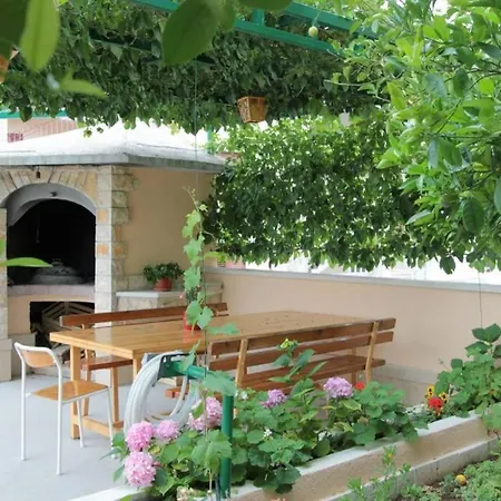Cosey Studio For 2 Free Private Parking * Makarska