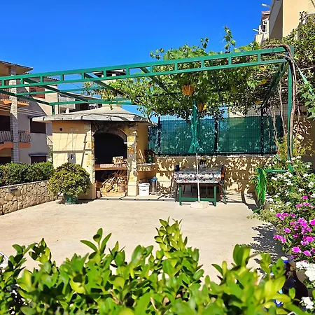 Cosey For 2 Free Private Parking Makarska